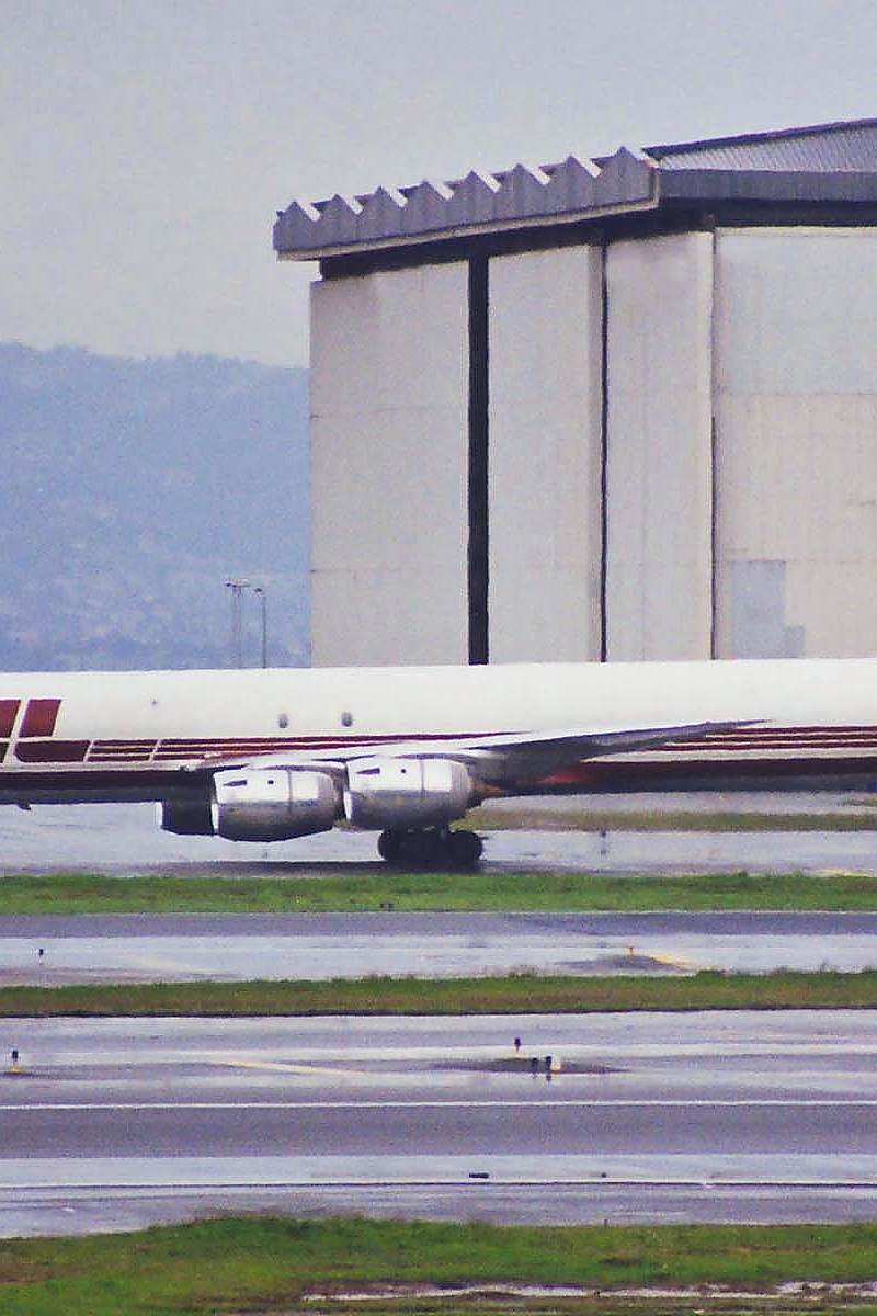 N806DH - Douglas
