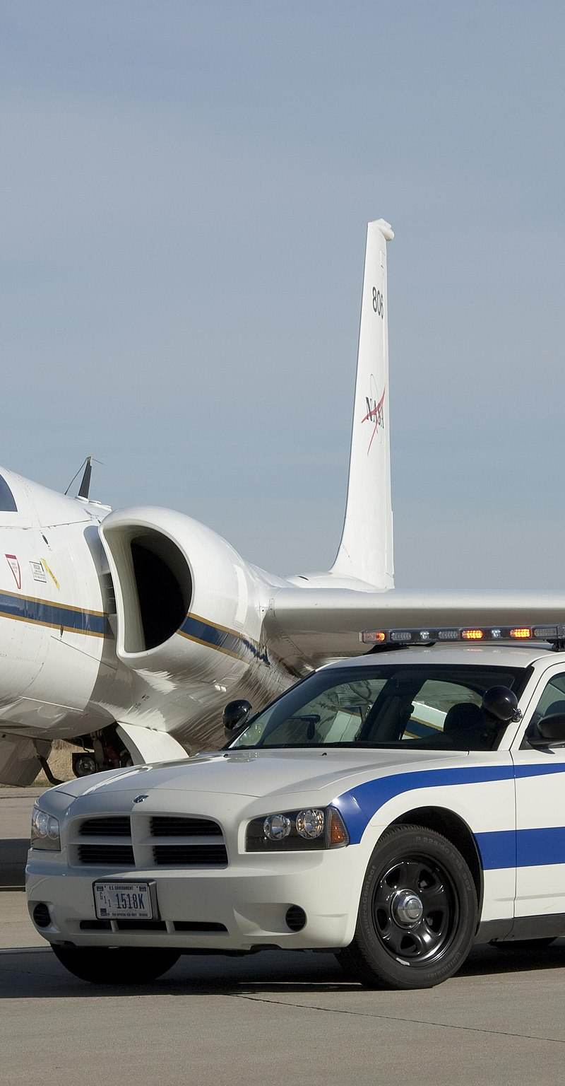 N806NA - Twin-engine aircraft