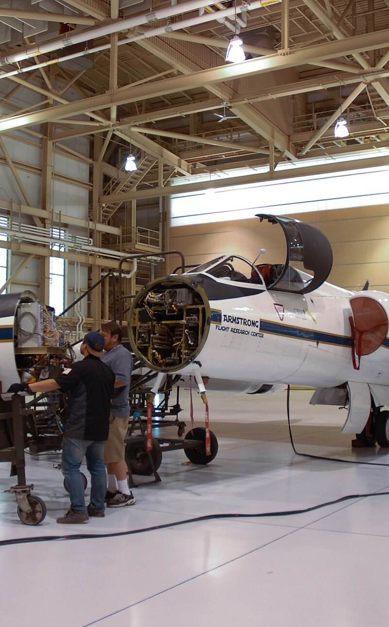 N806NA - Twin-engine aircraft