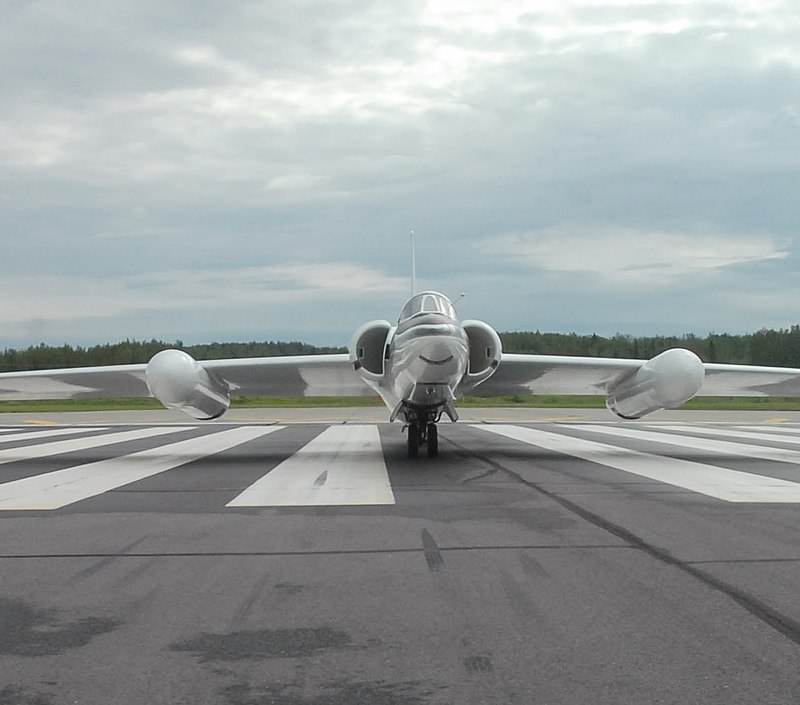 N806NA - Business jet