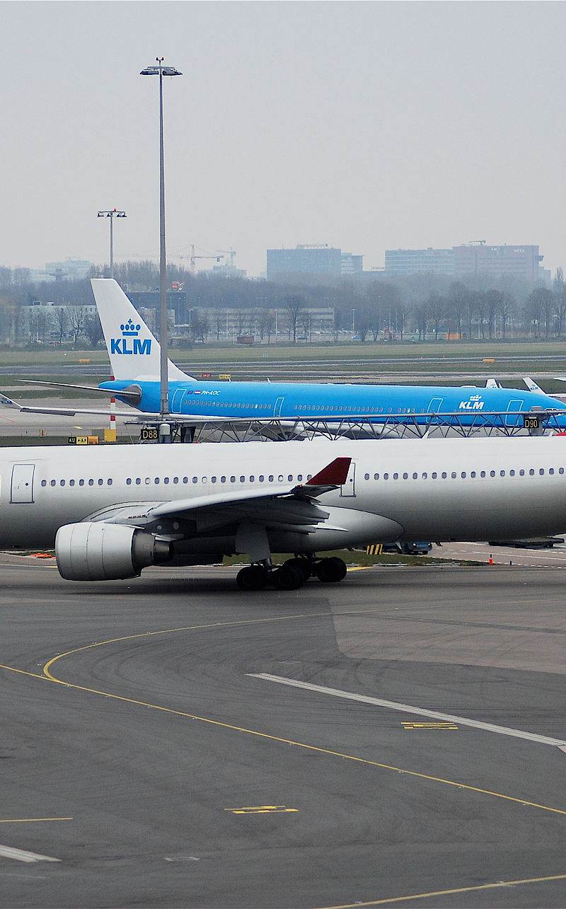 N807NW - Twin-engine aircraft