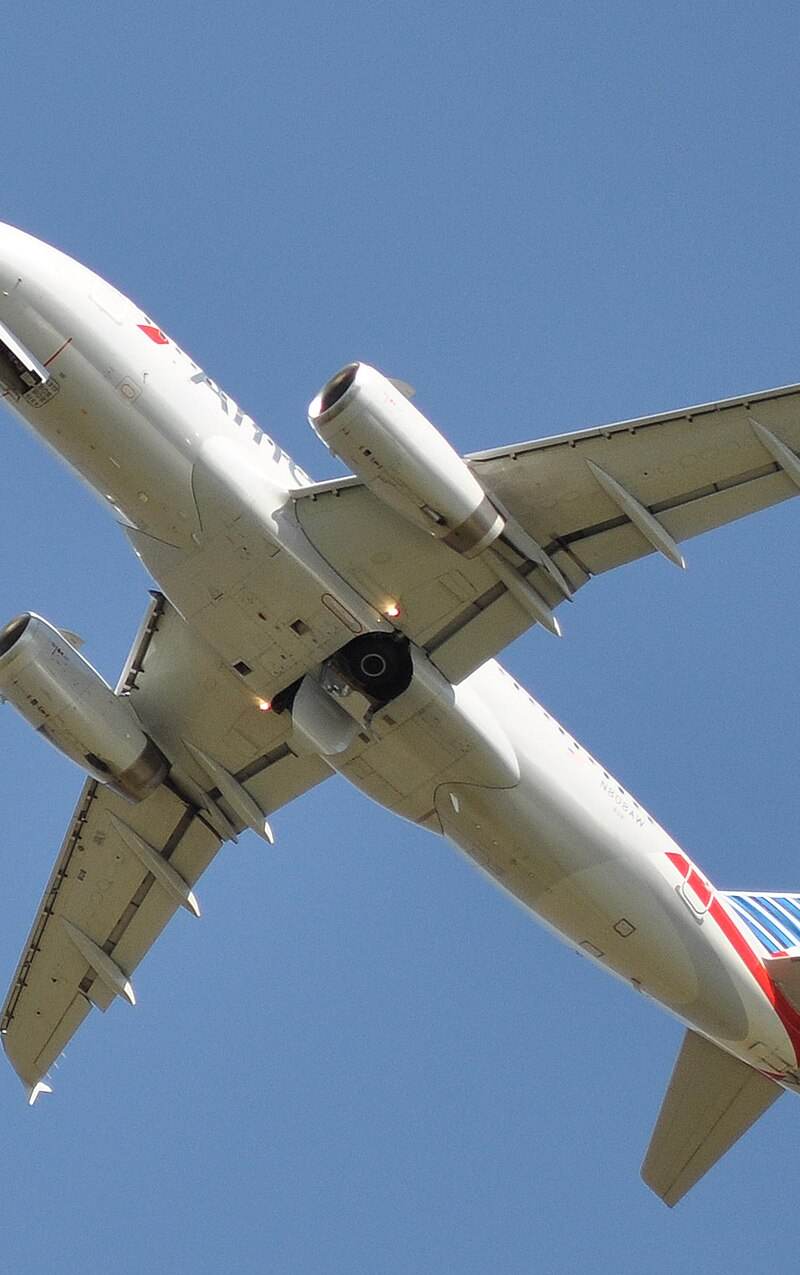 N808AW - Twin-engine aircraft