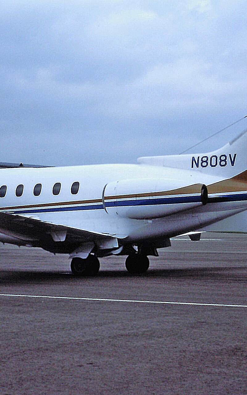 N808V - Business jet