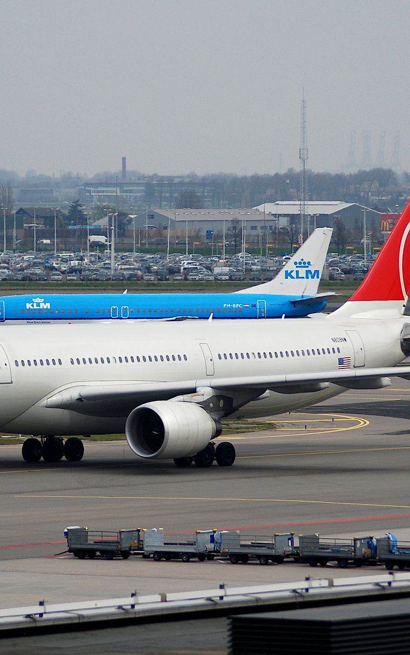 N809NW - Twin-engine aircraft