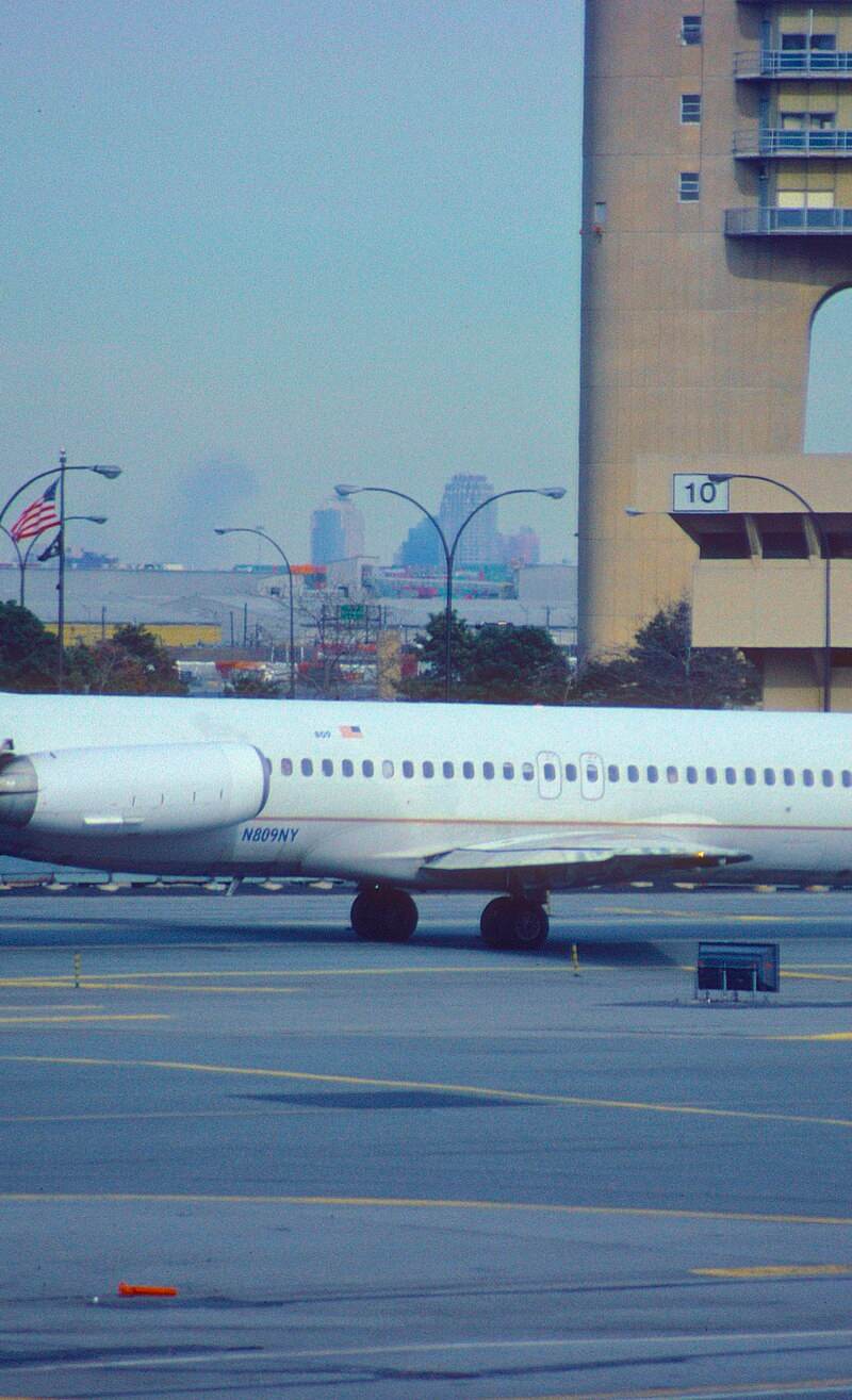 N809NY - Douglas