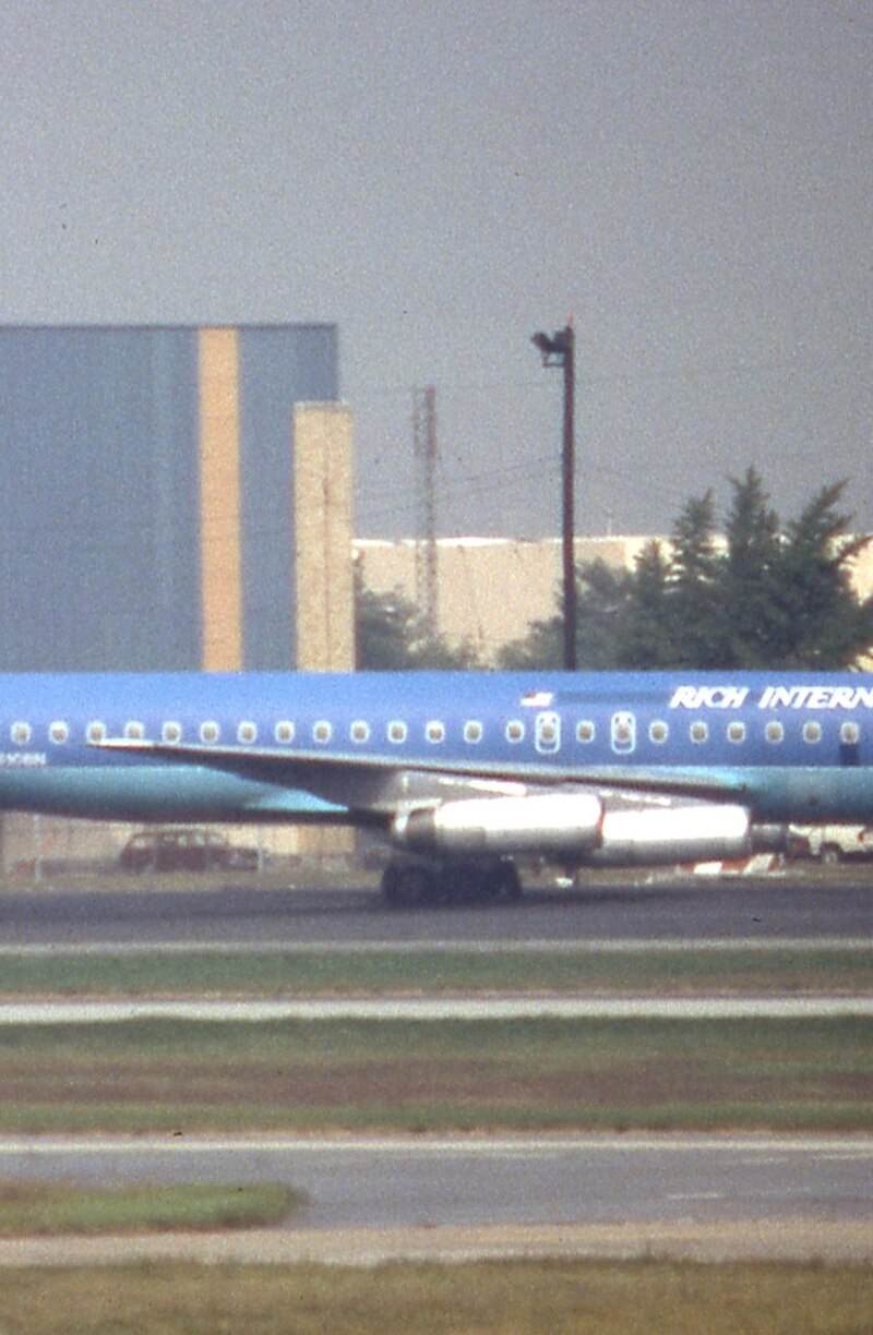 N810BN - Twin-engine aircraft