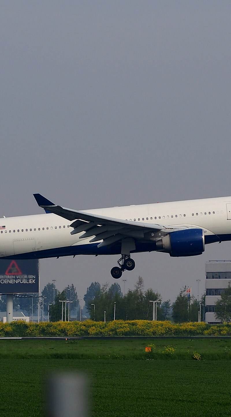 N811NW - Twin-engine aircraft