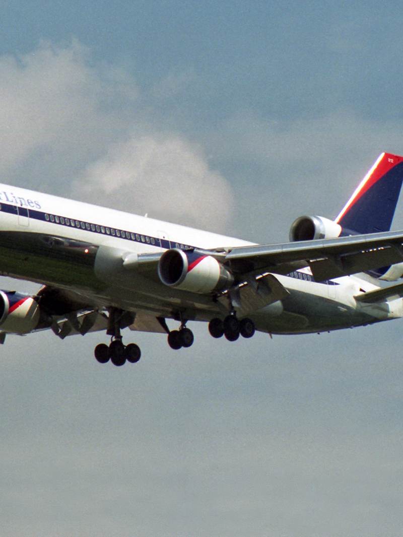 N812DE - Lockheed