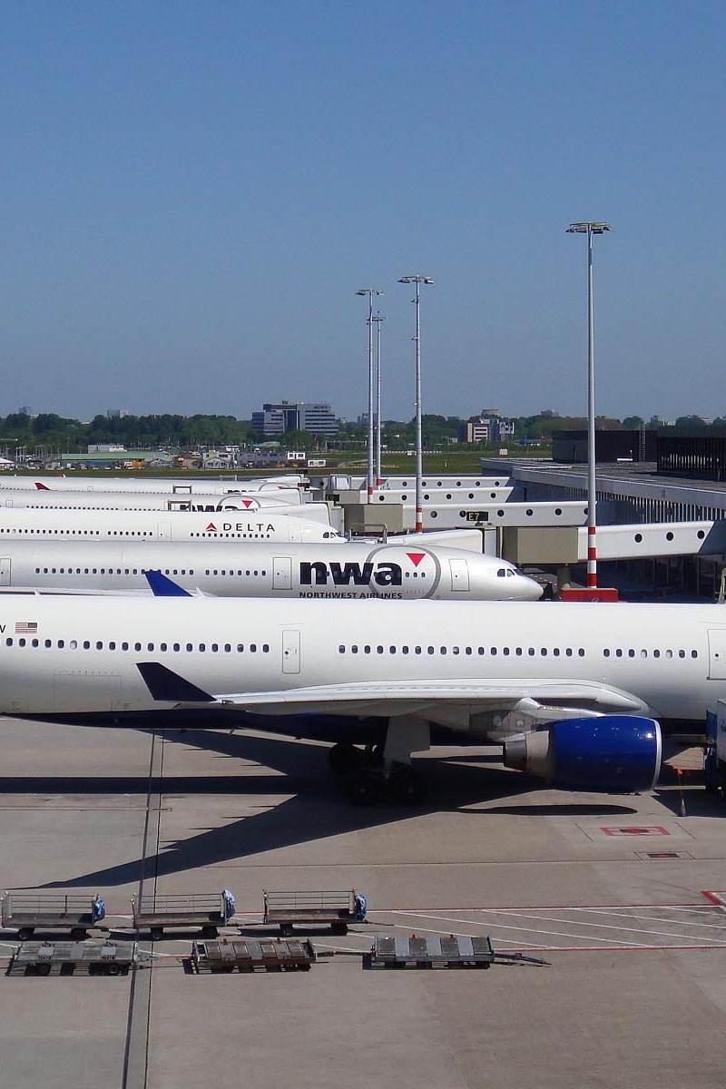 N812NW - Twin-engine aircraft