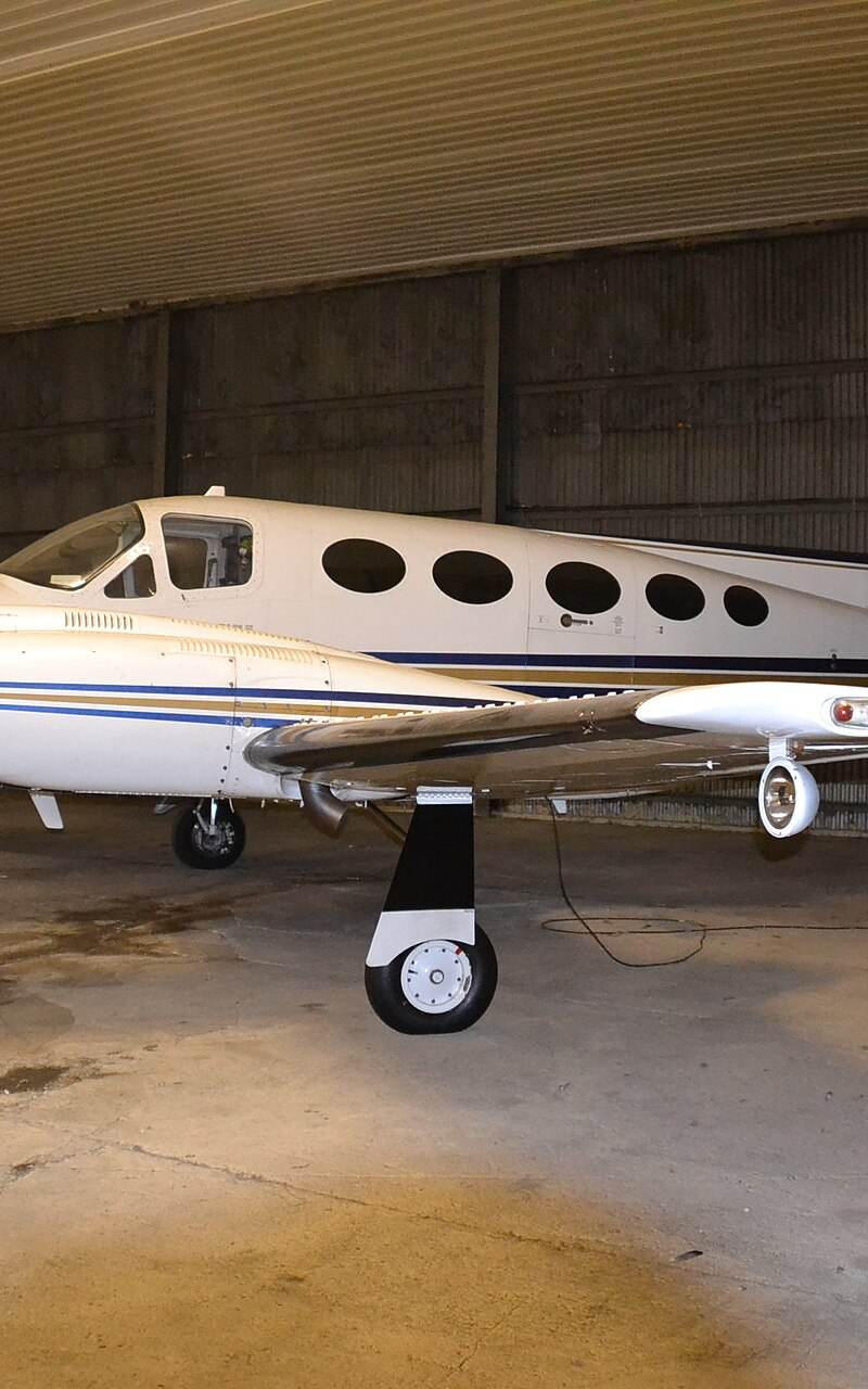 N96JL - Twin-engine aircraft