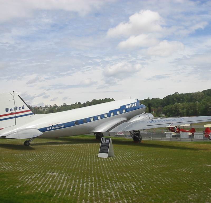 N814CL - Douglas