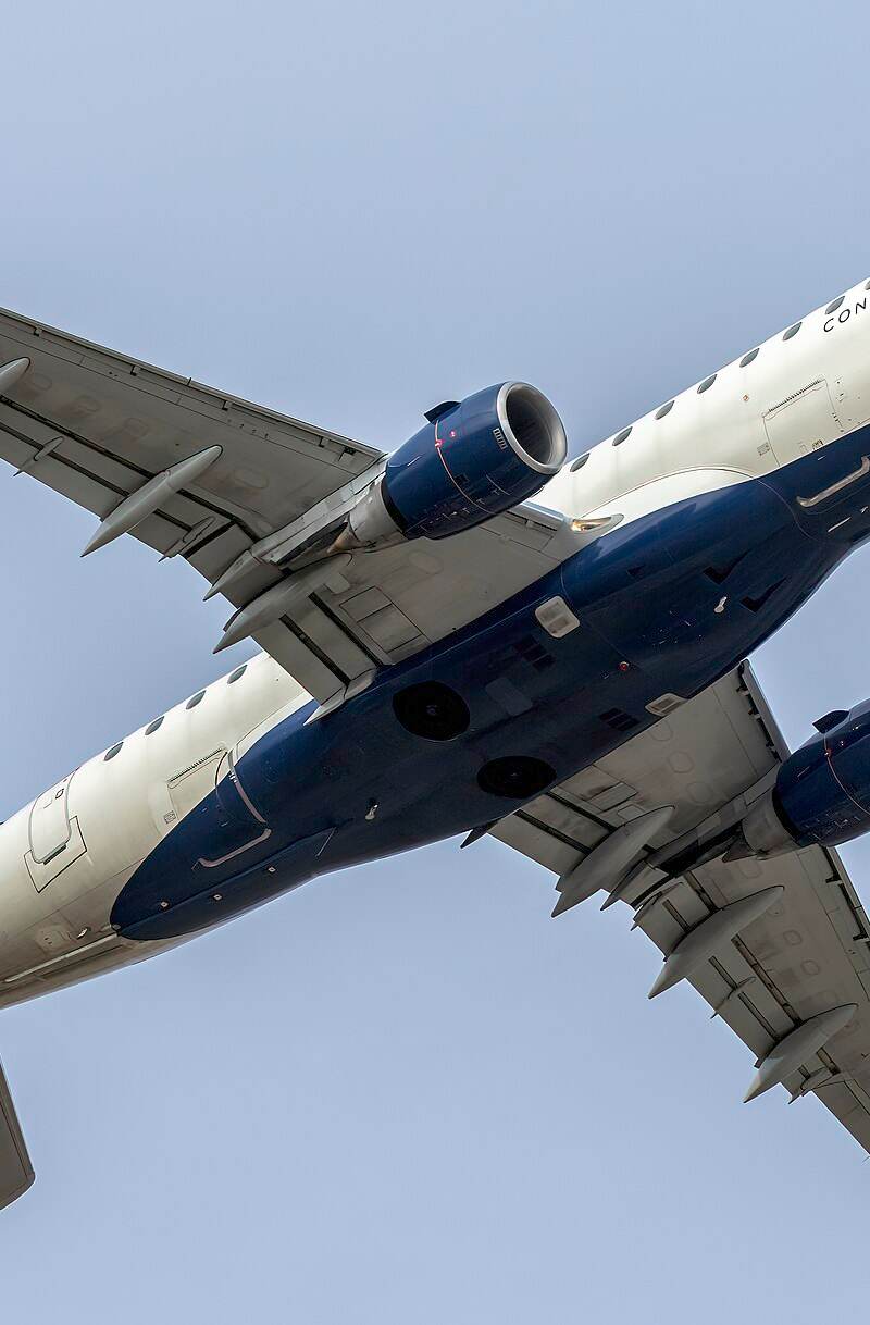 N815MD - Twin-engine aircraft