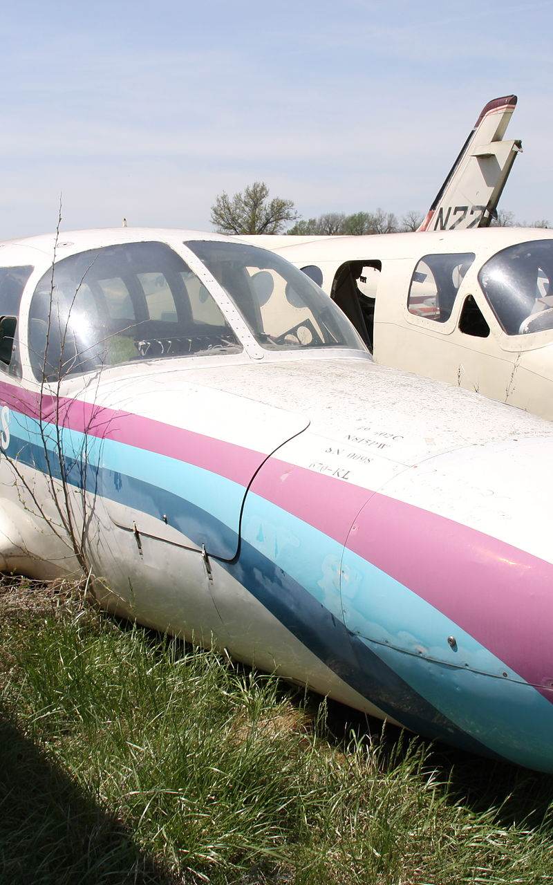 N815PW - Twin-engine aircraft