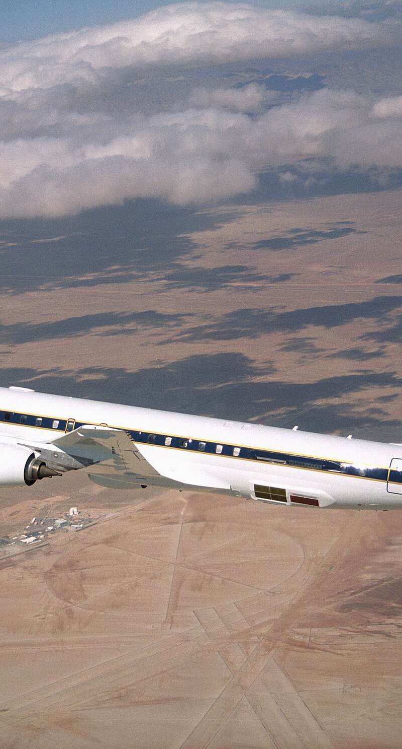 N817NA - Douglas