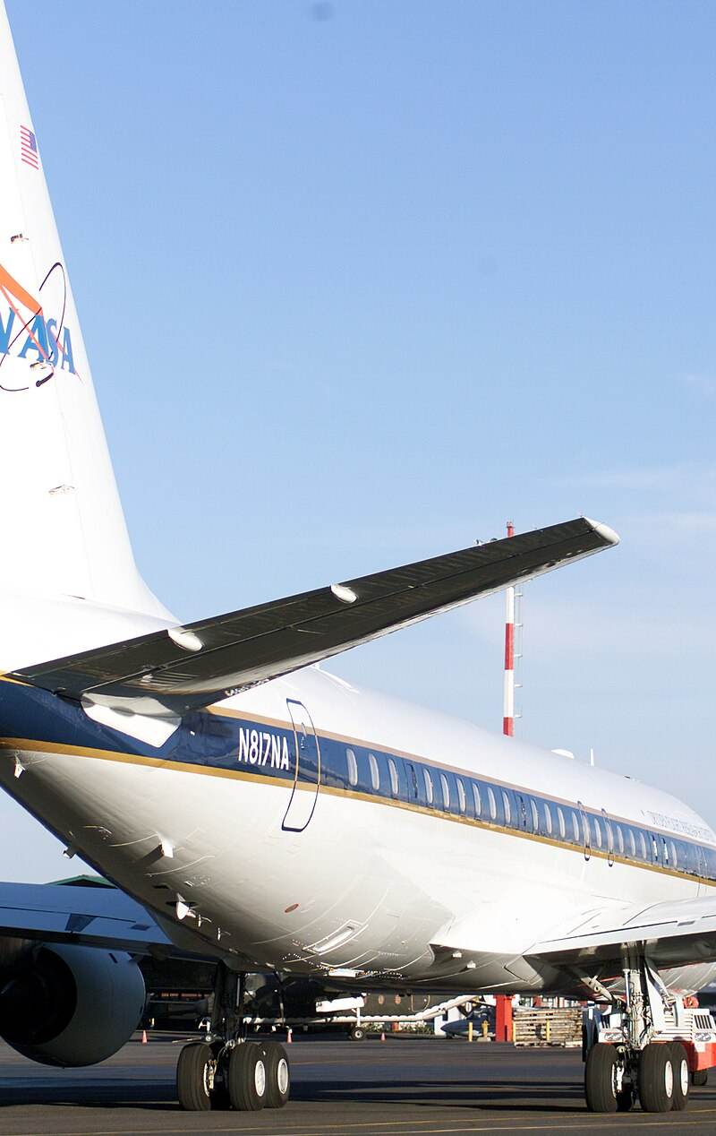 N817NA - Twin-engine aircraft