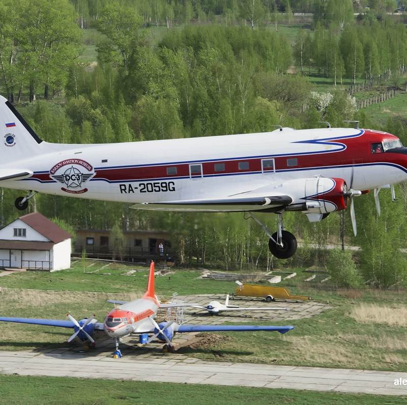 N97H - Twin-engine aircraft