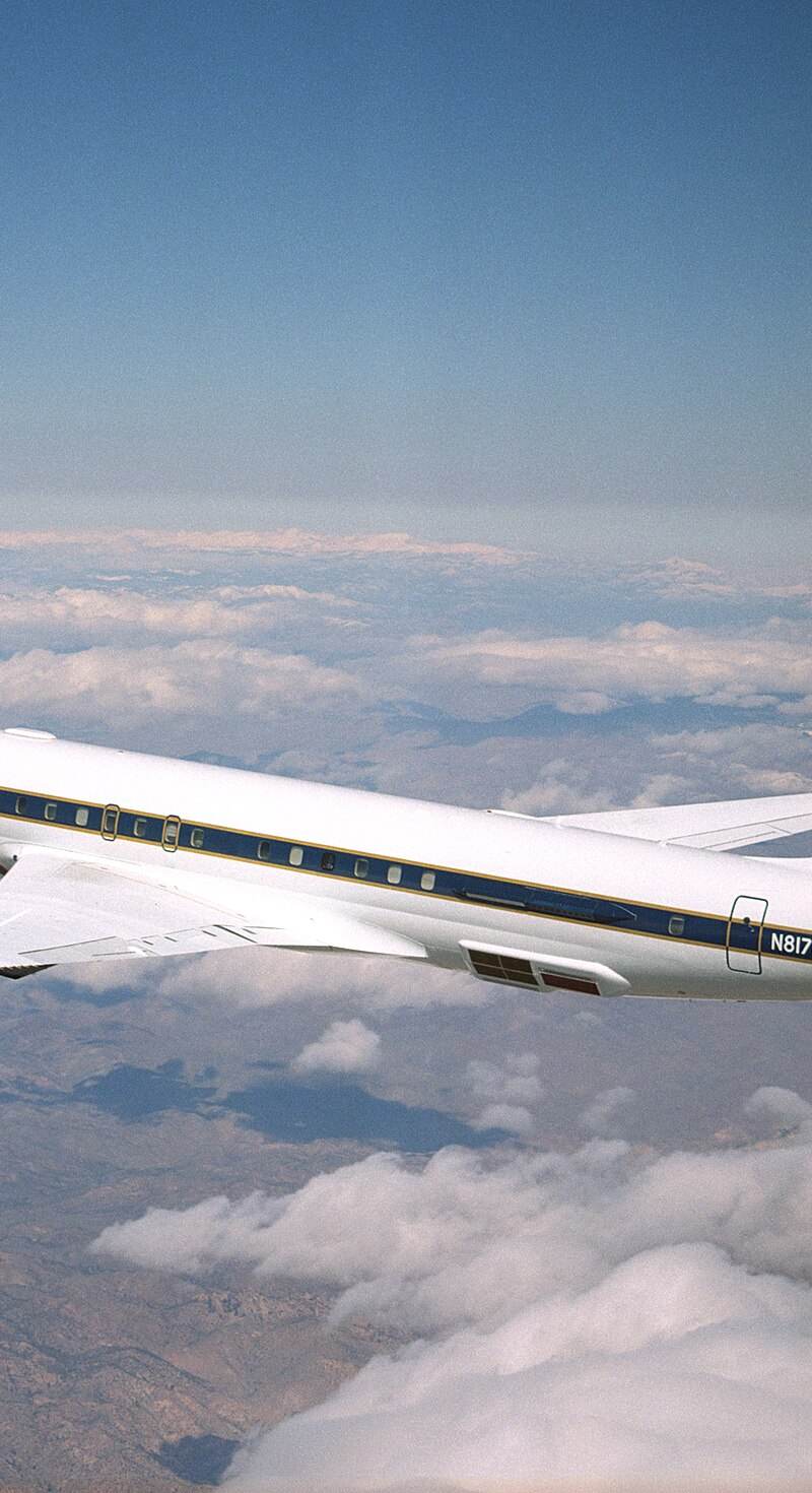 N817NA - Douglas