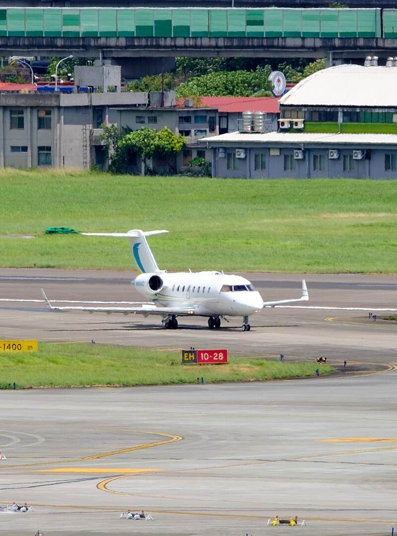 N818AC - Bombardier
