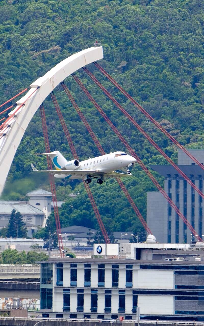 N818AC - Bombardier