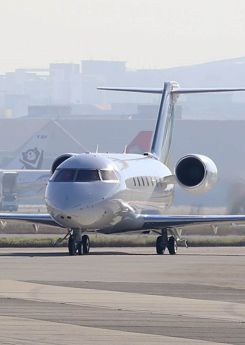 N818AC - Bombardier