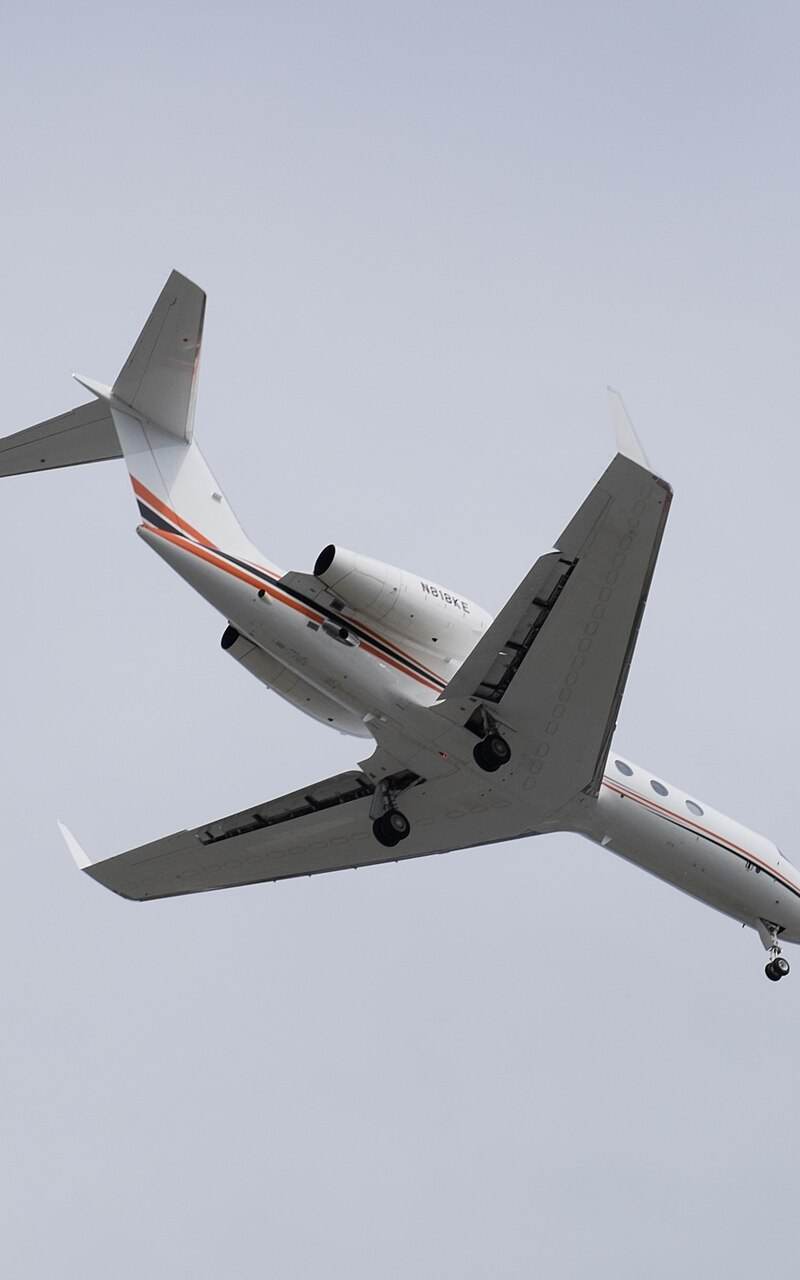 N818KE - Business jet