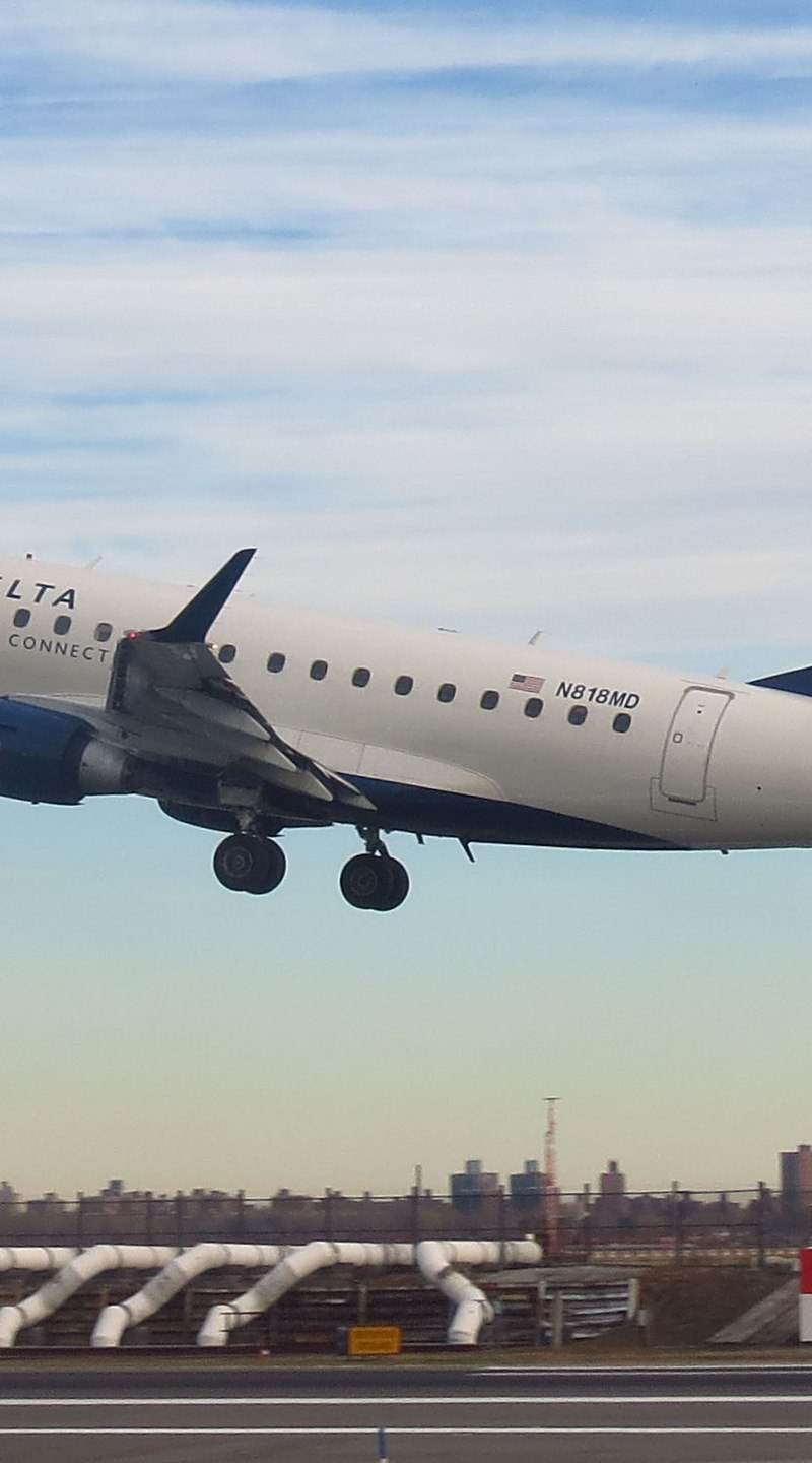 N818MD - Embraer