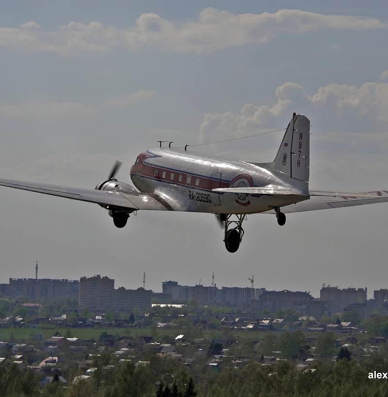 N97H - Twin-engine aircraft