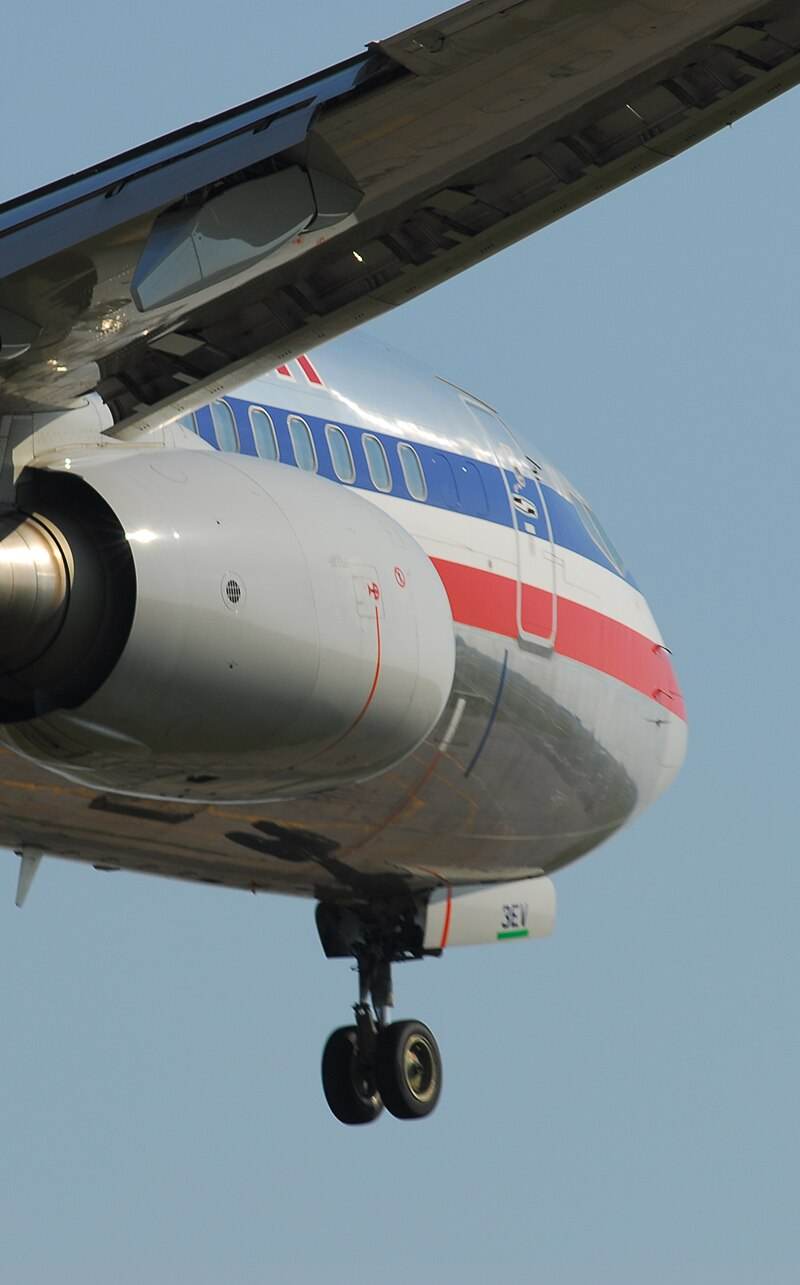 N819NN - Twin-engine aircraft