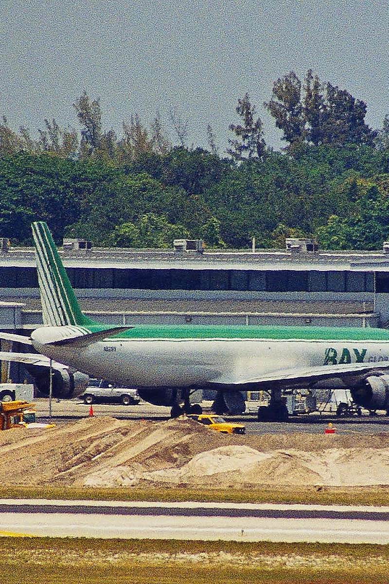 N821BX - Twin-engine aircraft