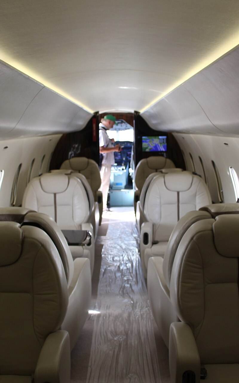 N821MW - Business jet