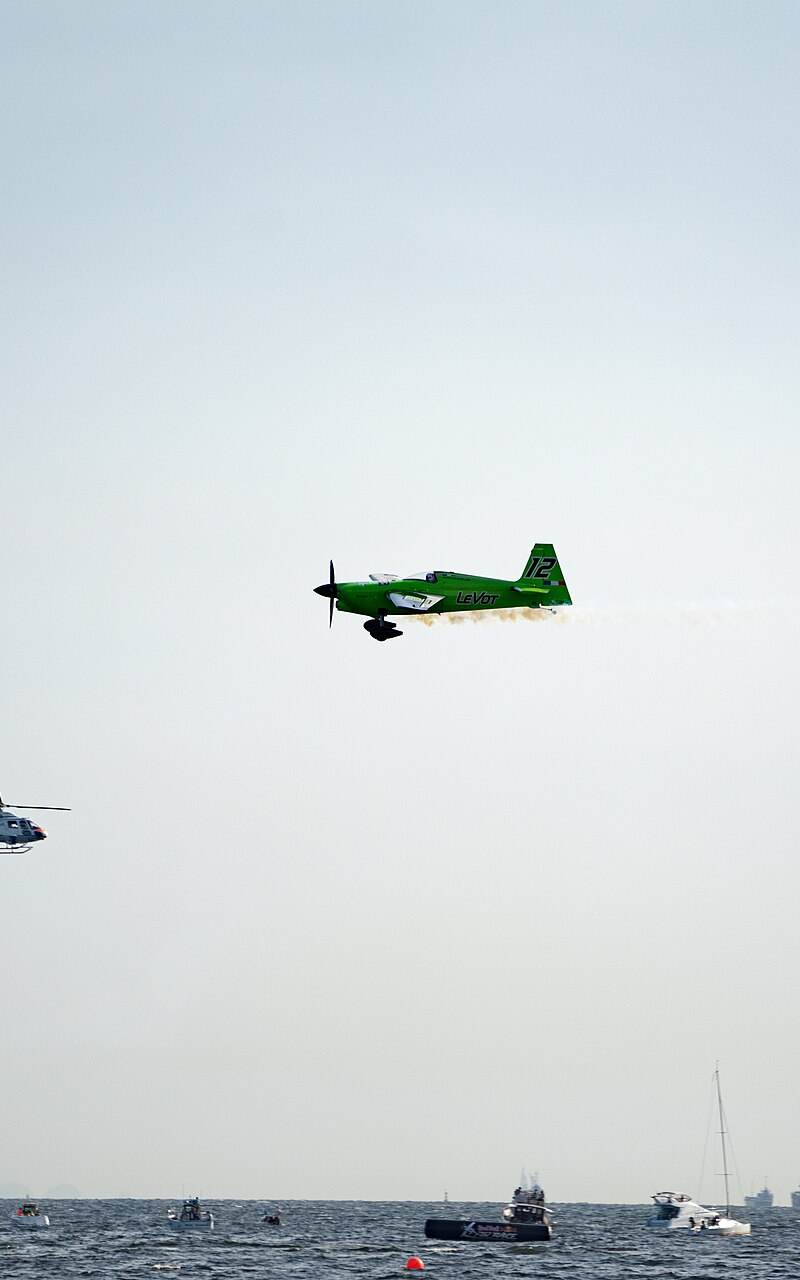  - Helicopter