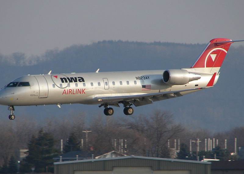 N823AY - Bombardier