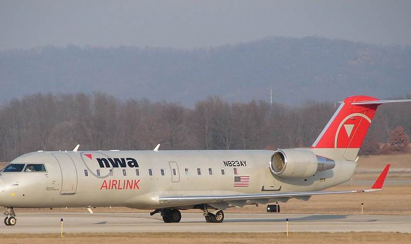 N823AY - Bombardier