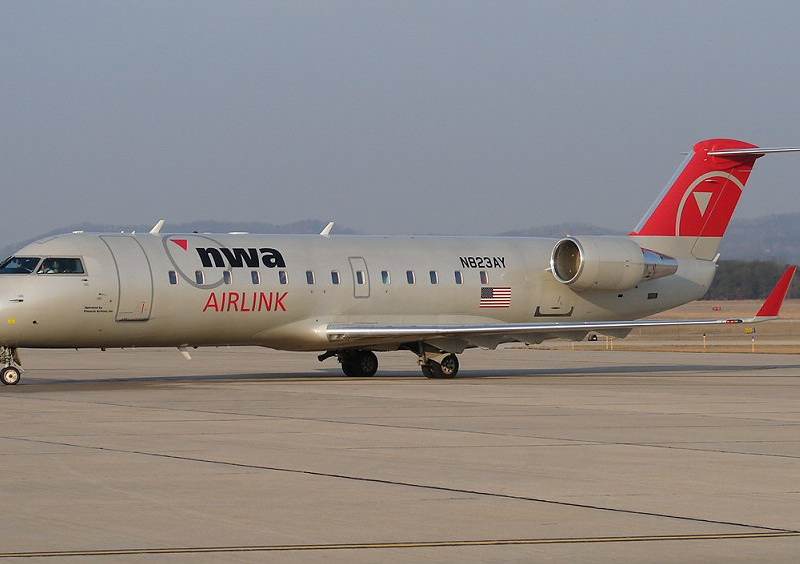 N823AY - Bombardier