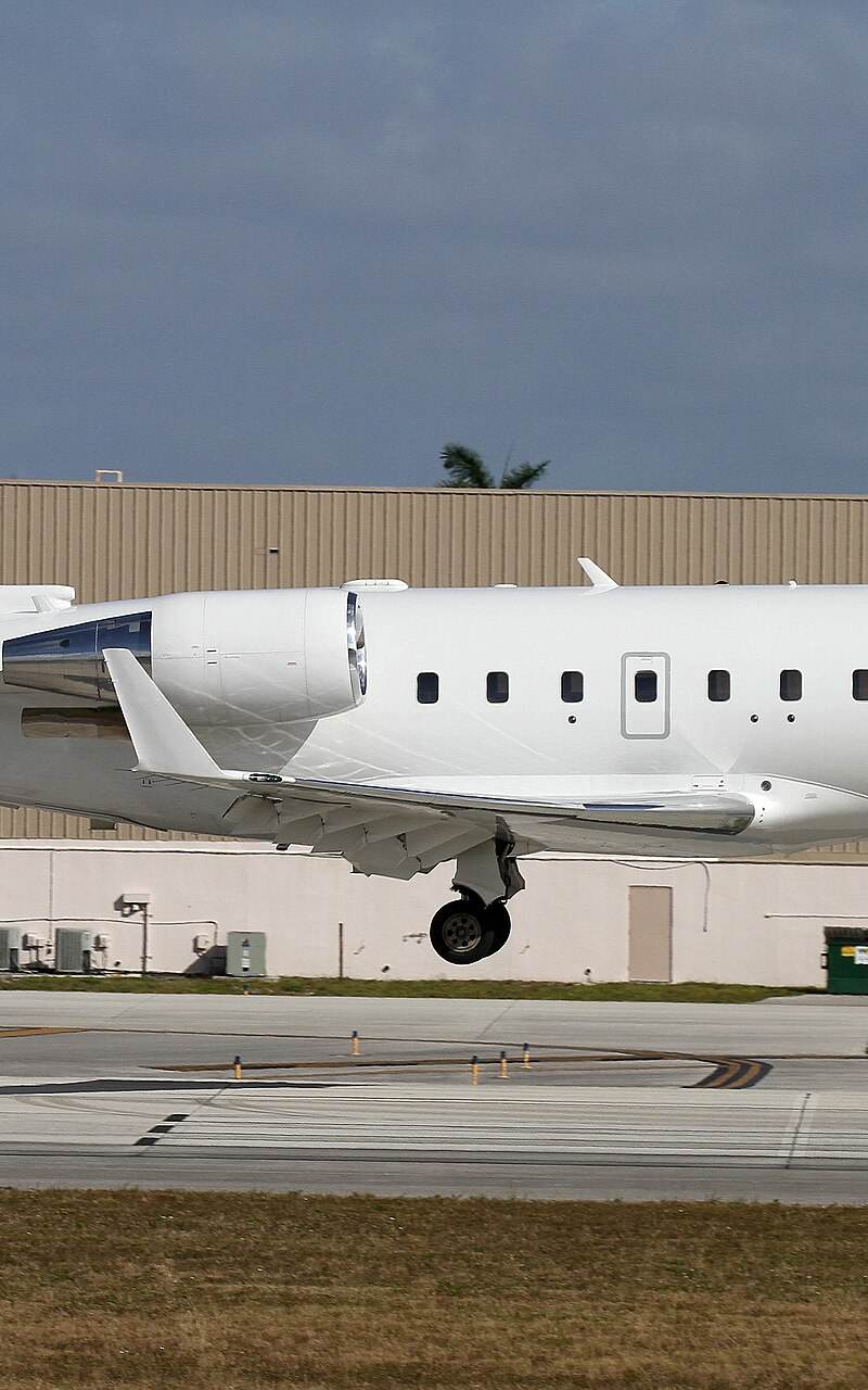 N823KD - Bombardier