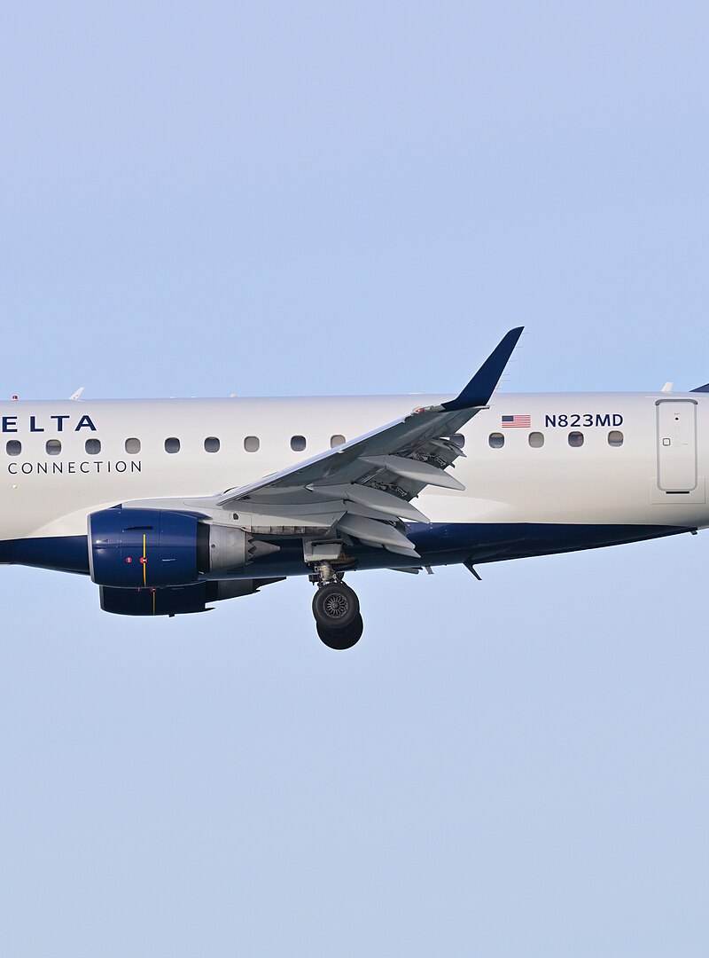 N823MD - Embraer