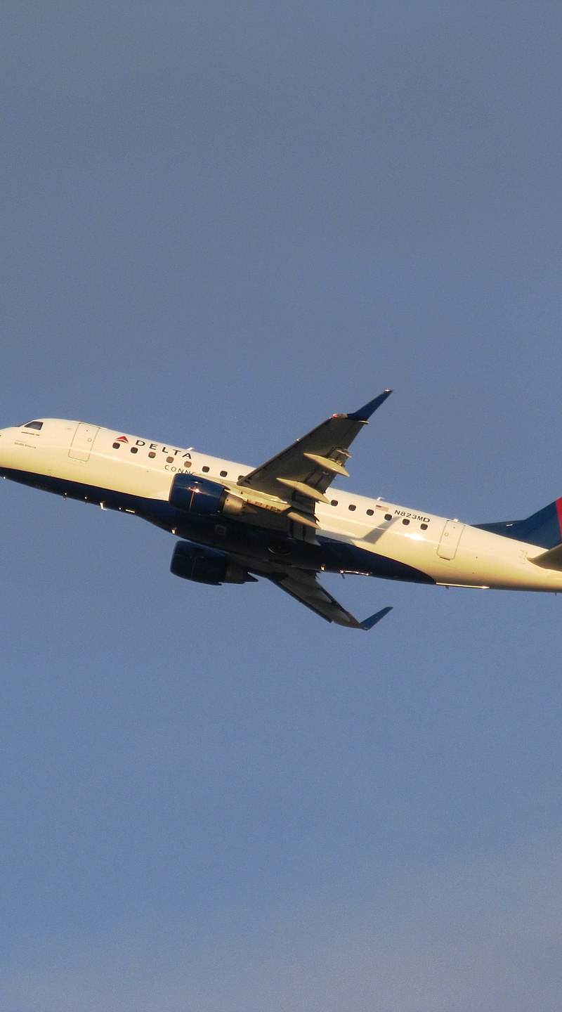 N823MD - Embraer