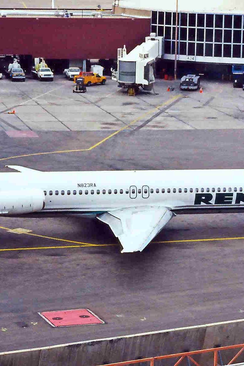 N823RA - Douglas