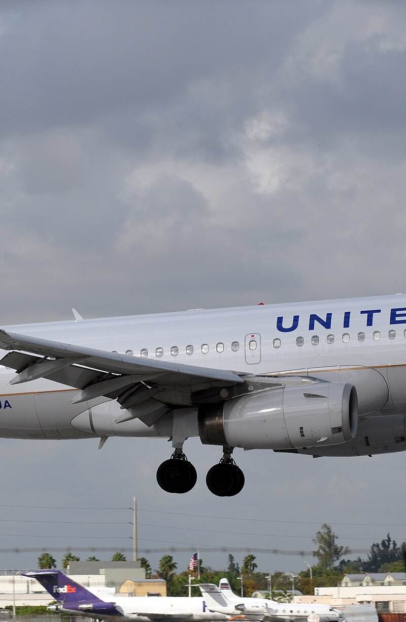 N824UA - Airbus