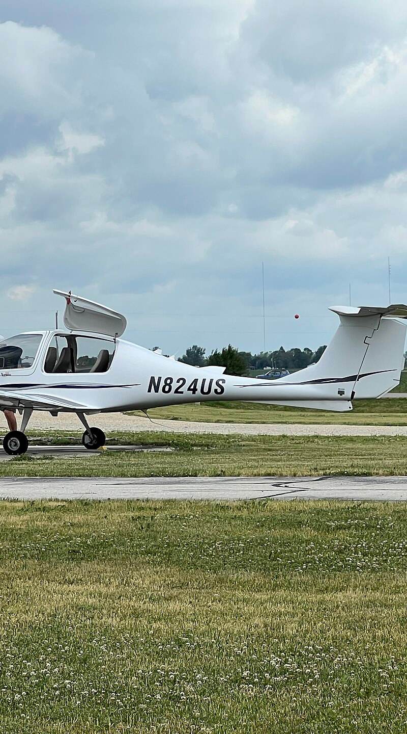 N824US - Diamond