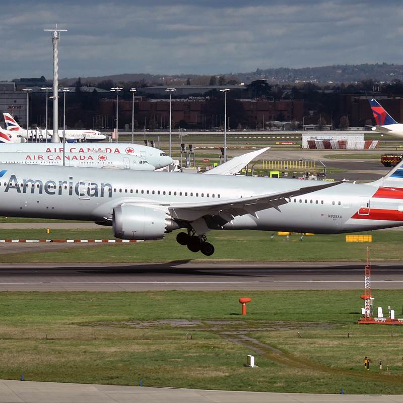 N825AA - Boeing