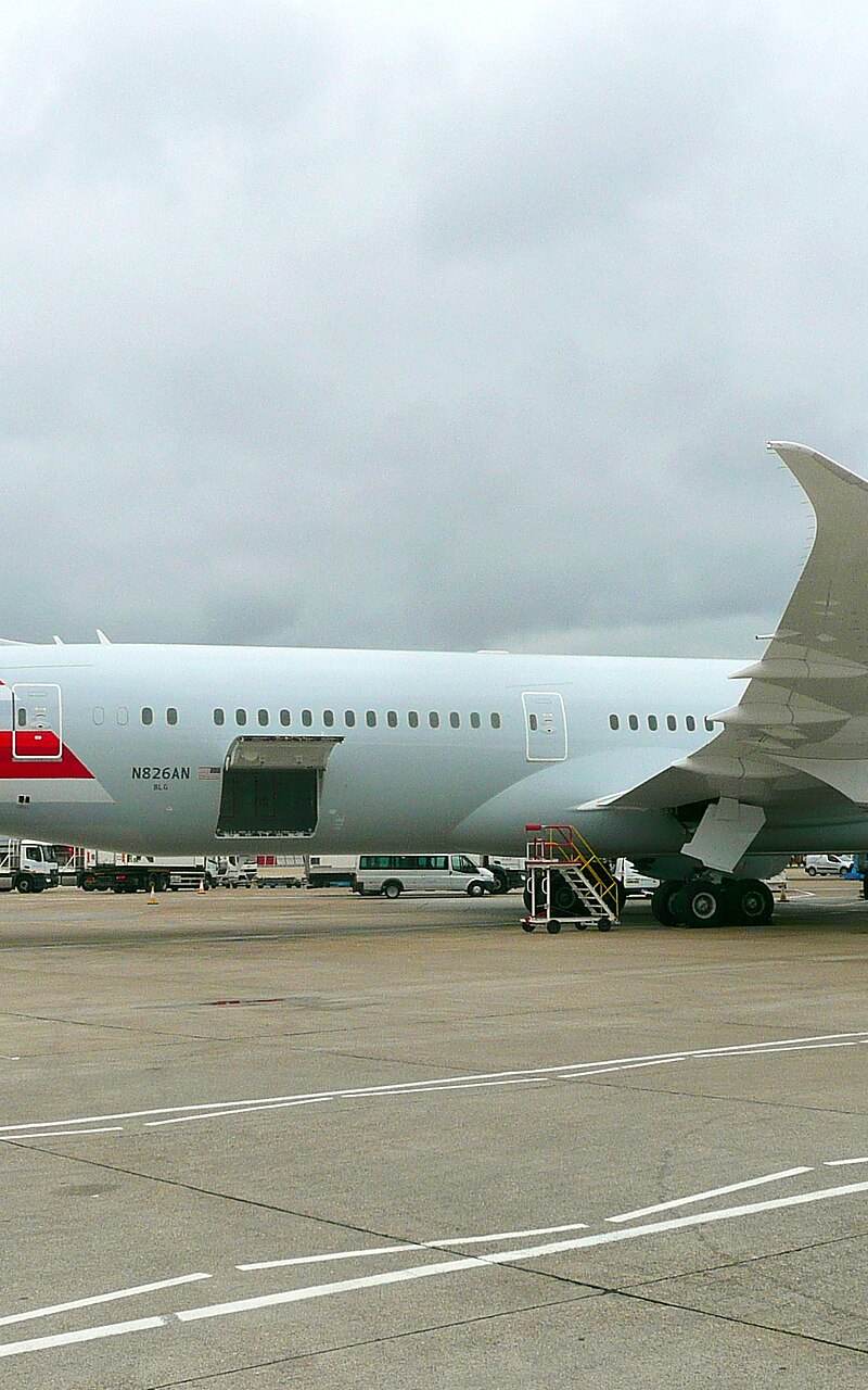 N826AN - Twin-engine aircraft