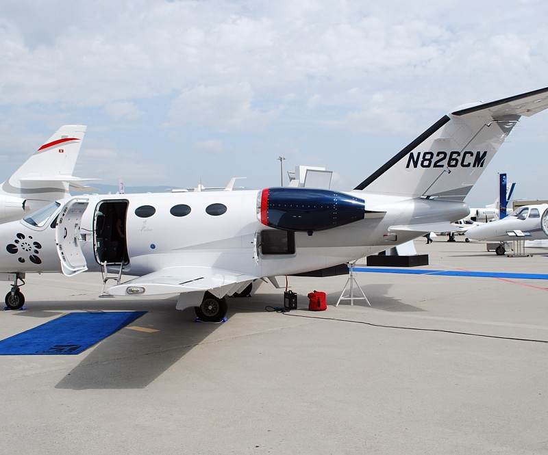 N826CM - Business jet