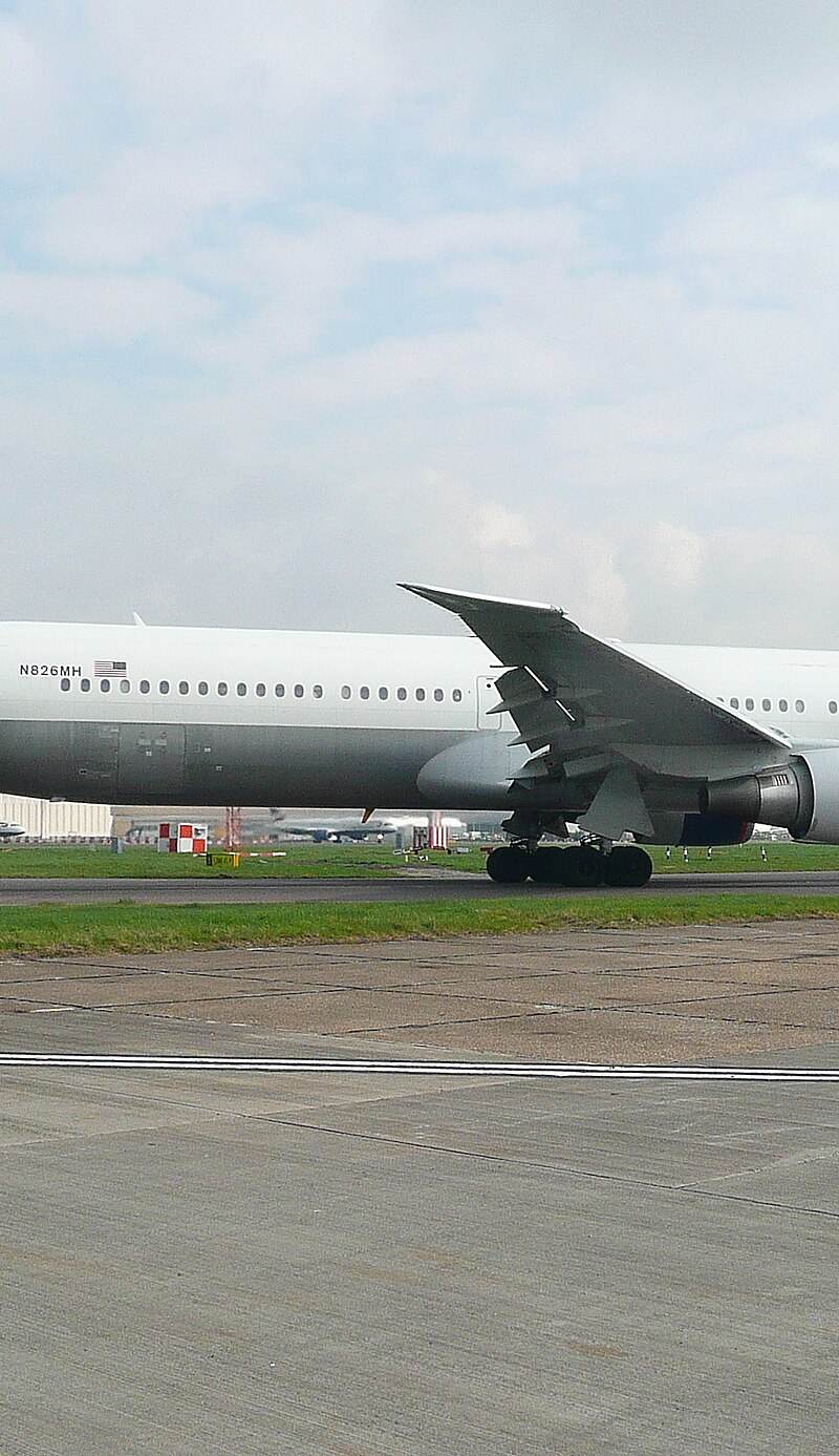 N826MH - Twin-engine aircraft