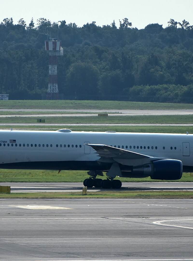 N827MH - Twin-engine aircraft