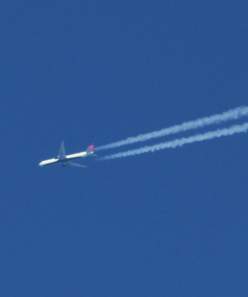 N827MH - Twin-engine aircraft