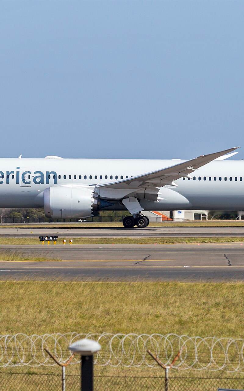 N828AA - Boeing