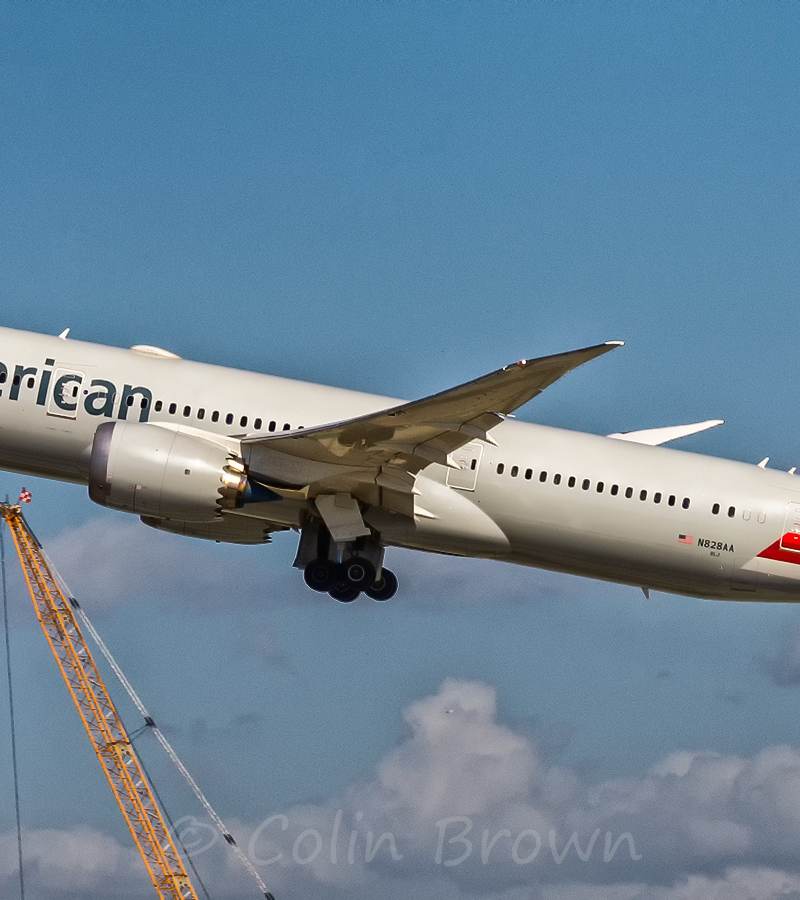 N828AA - Boeing