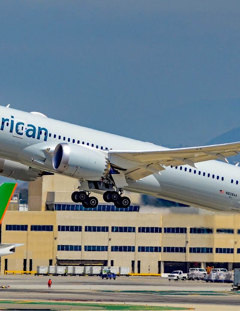N828AA - Boeing