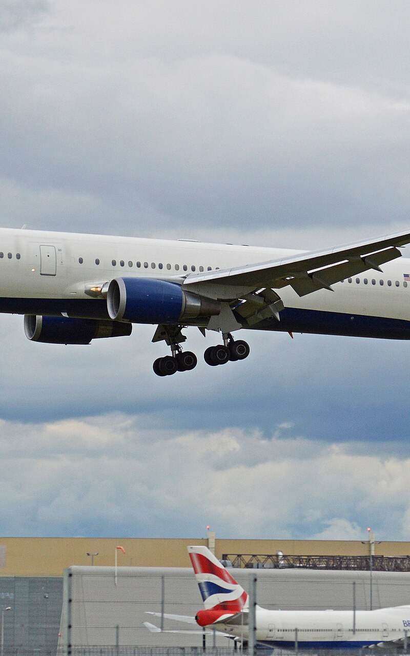 N828MH - Twin-engine aircraft